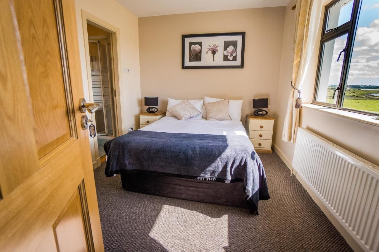 Отели типа «постель и завтрак» Castle View House Ballylongford